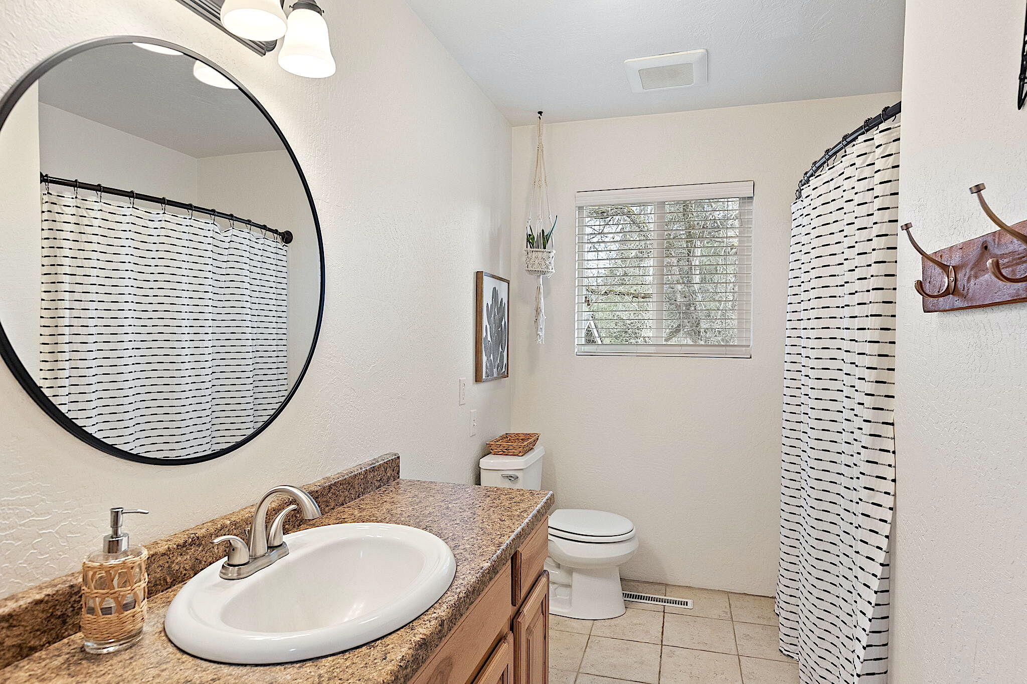 235 Larkin Road Grants Pass, OR 97527 - Photo 26 of 41 48-web-or-mls-235-larkin-rd