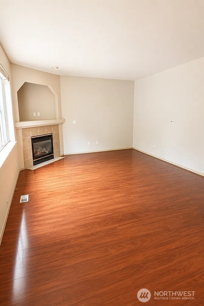 2422 Stafford Way Bothell, WA 98012 - Photo 7 of 32 Gallery Image 7