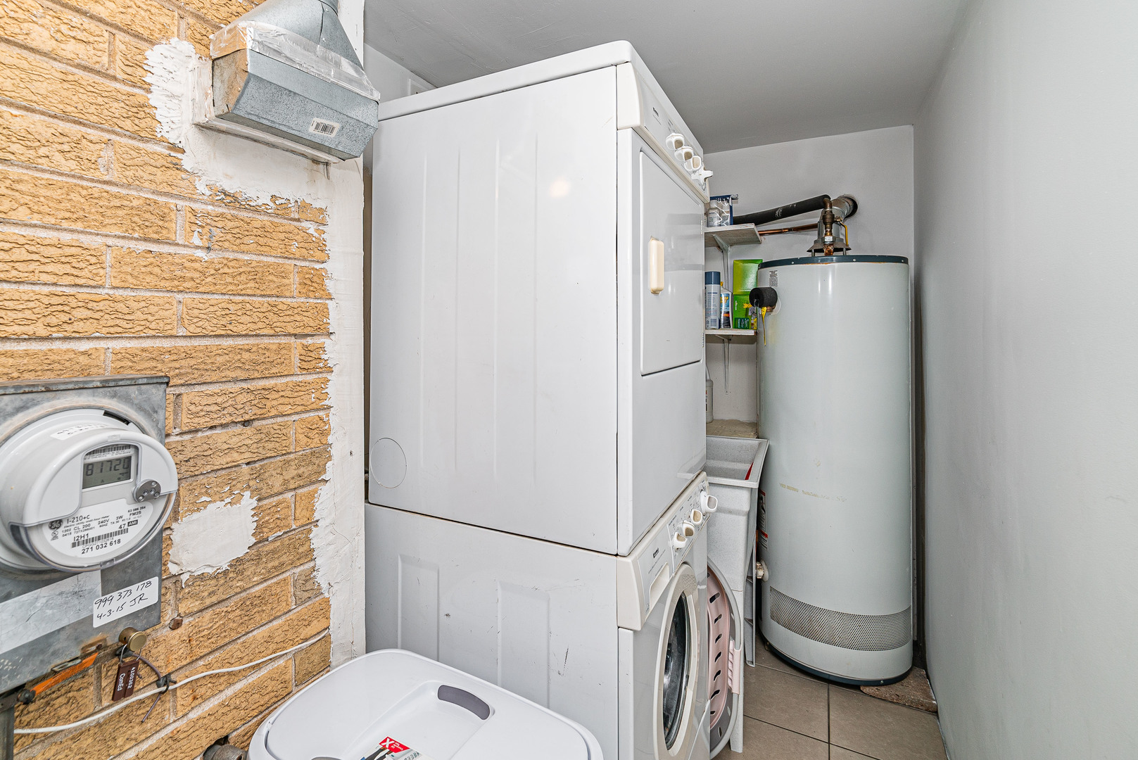 9415 Sumac Road, Unit A Des Plaines, IL 60016 - Photo 14 of 21 a bathroom with a toilet and a shower