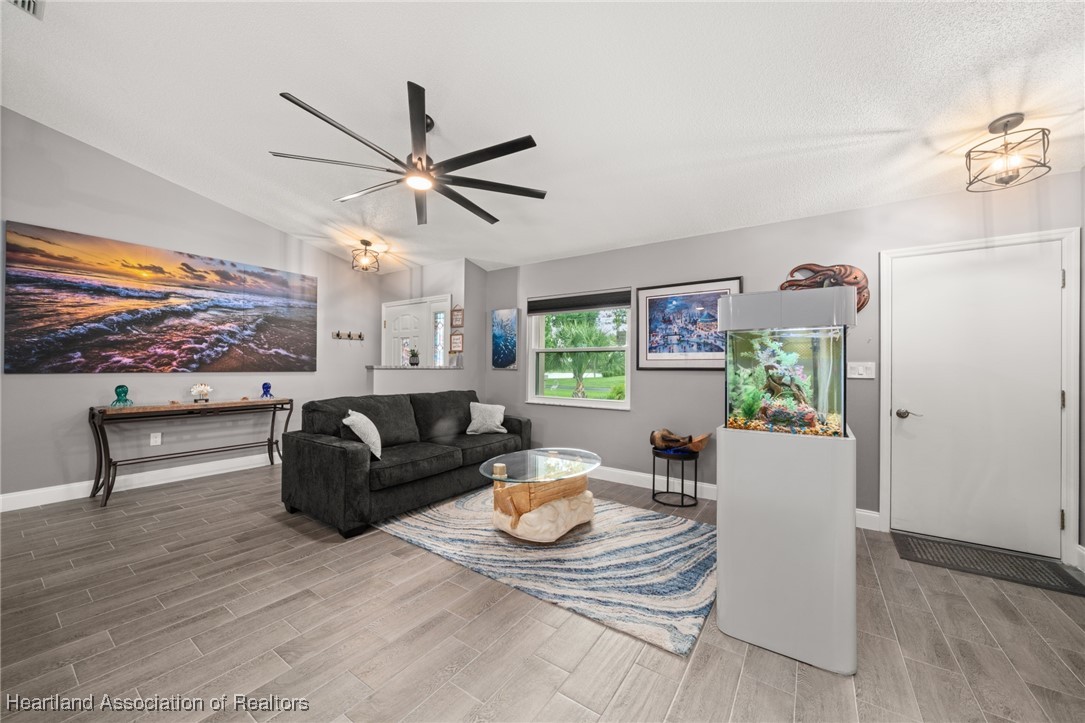 2782 Duffer Road Sebring, FL 33872 - Photo 11 of 49 SITTING AREA