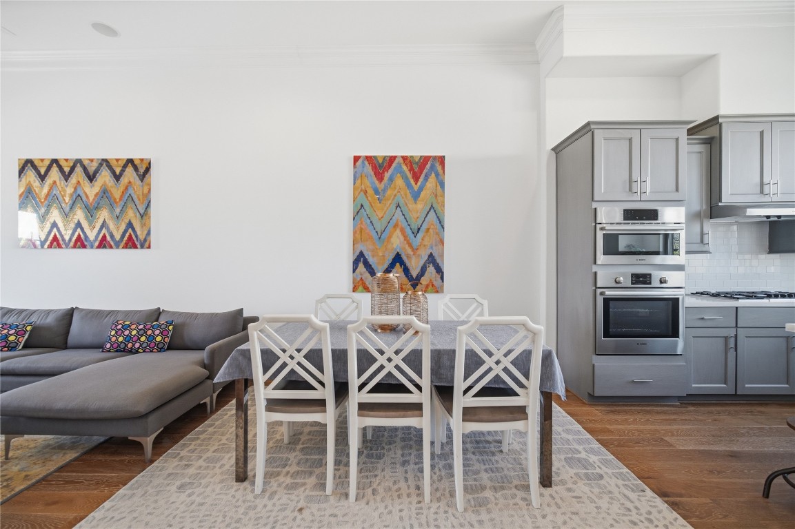 707 Bringhurst Street Houston, TX 77020 - Photo 8 of 23 a view of a dining room with furniture