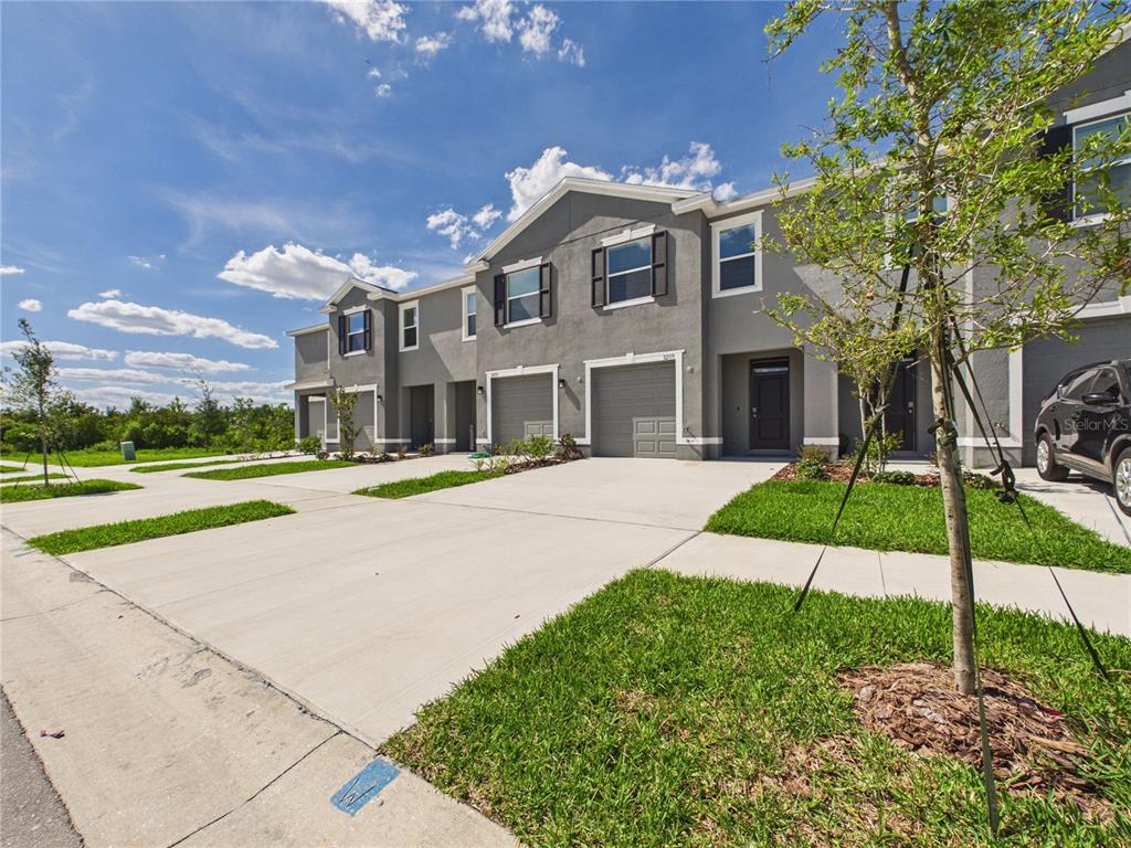 32519 Welling Blade Loop Wesley Chapel, FL 33545 - Photo 3 of 87