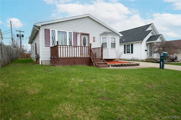 $269,900 | 22 Guenther Avenue, Tonawanda, NY 14150