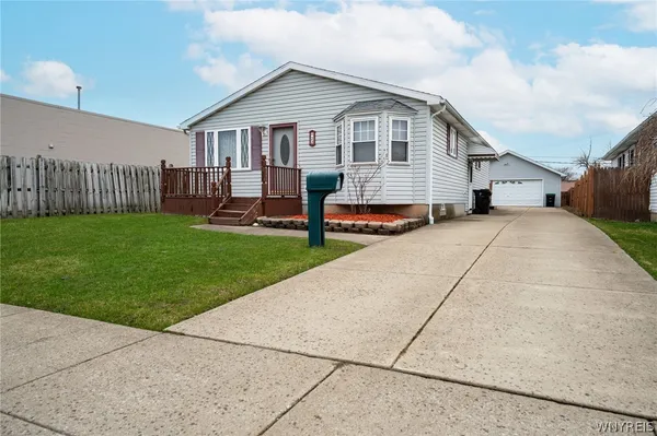 $269,900 | 22 Guenther Avenue, Tonawanda, NY 14150