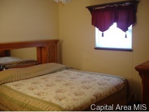 2105 Hastings Road Springfield, IL 62702 - Photo 4 of 12