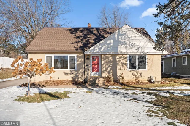 $330,000 | 2061 Arlington Avenue East, St. Paul, MN 55119