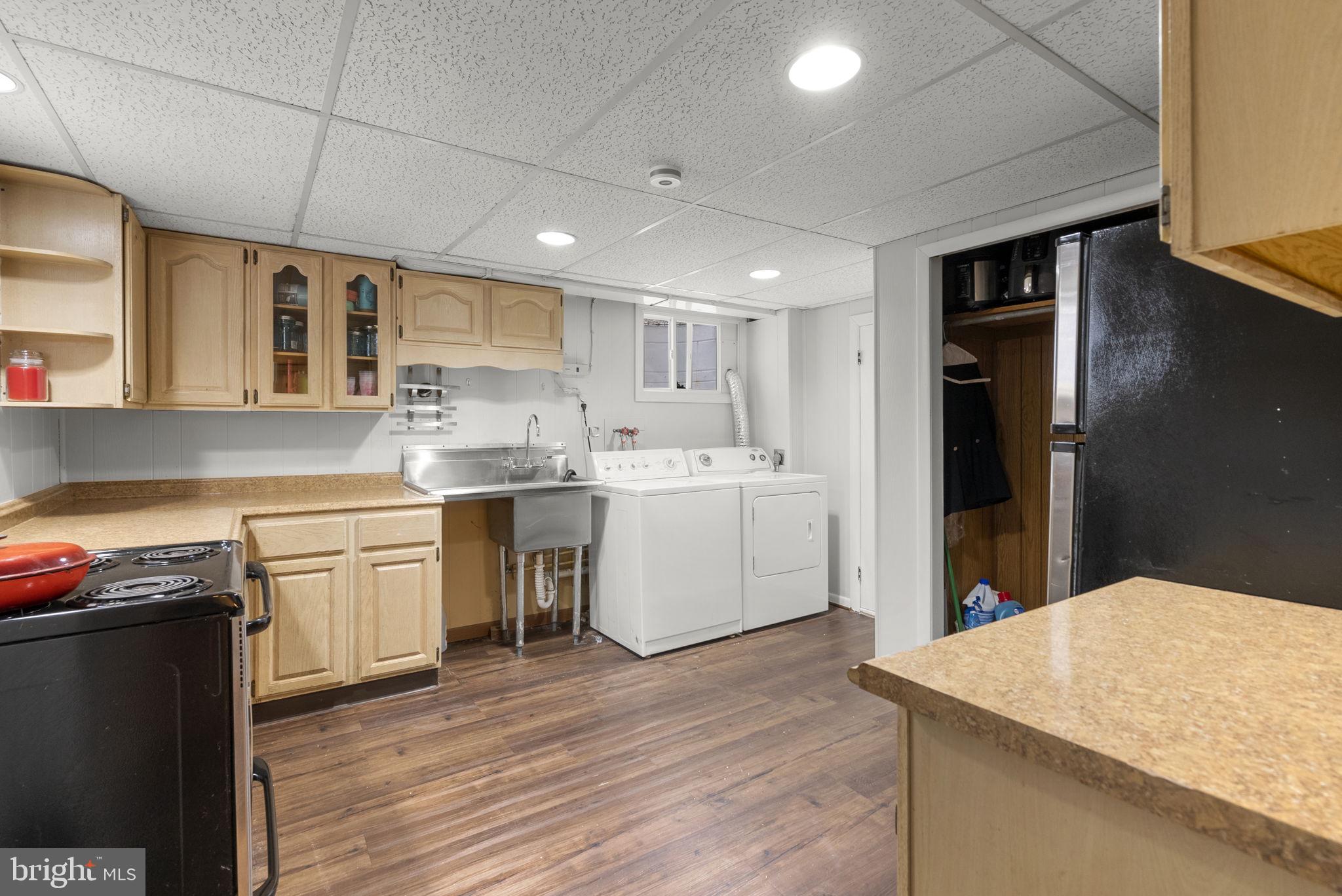16510 Batchellors Forest Road Olney, MD 20832 - Photo 49 of 62 Laundry and Kitchenette