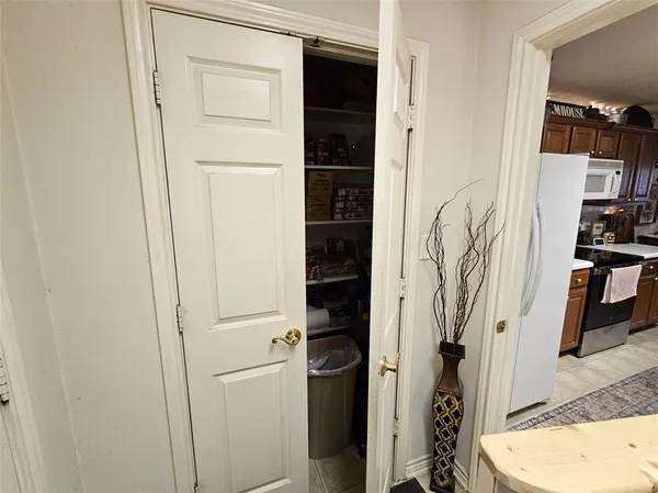 a view of walk in closet