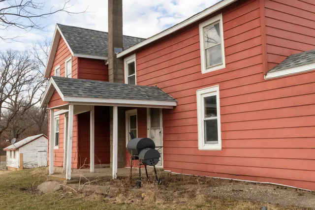 $1,200,000 | 1260 East Old Wagon Road, Byron, IL 61010