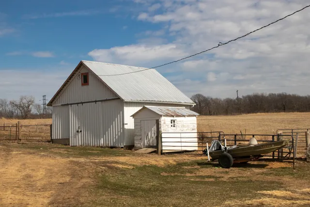 $1,200,000 | 1260 East Old Wagon Road, Byron, IL 61010