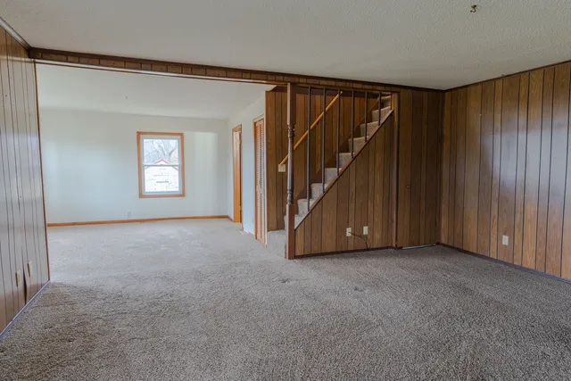 $1,200,000 | 1260 East Old Wagon Road, Byron, IL 61010