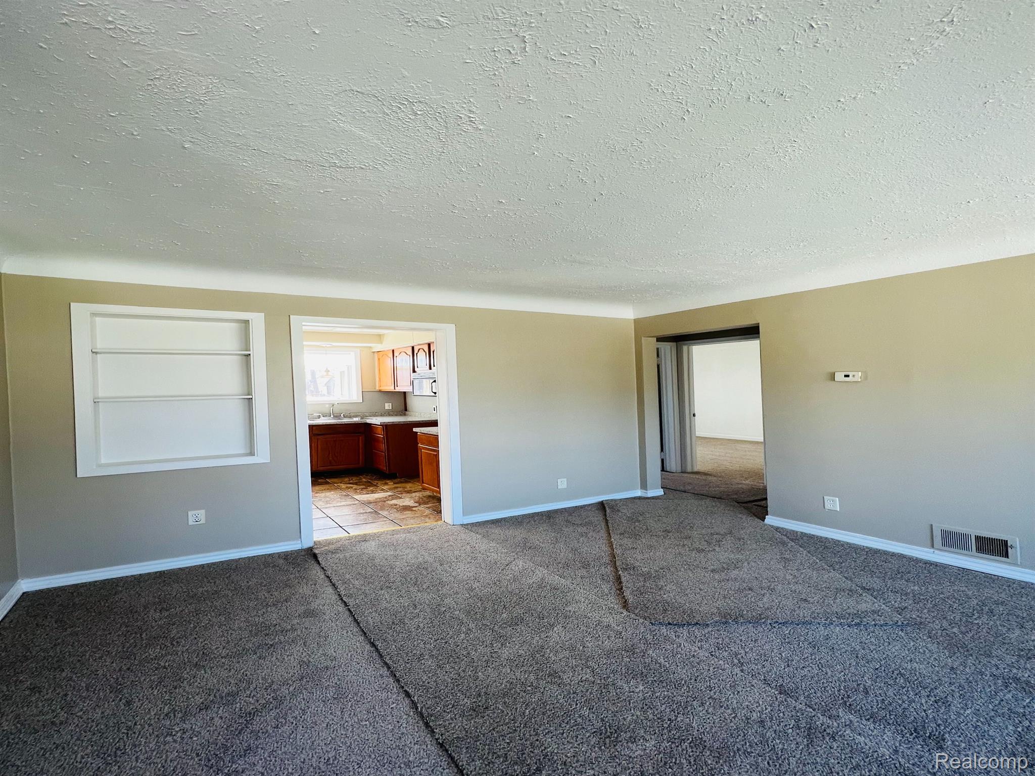 17440 Martin Road Roseville, MI 48066 - Photo 7 of 33 Gallery Image 7