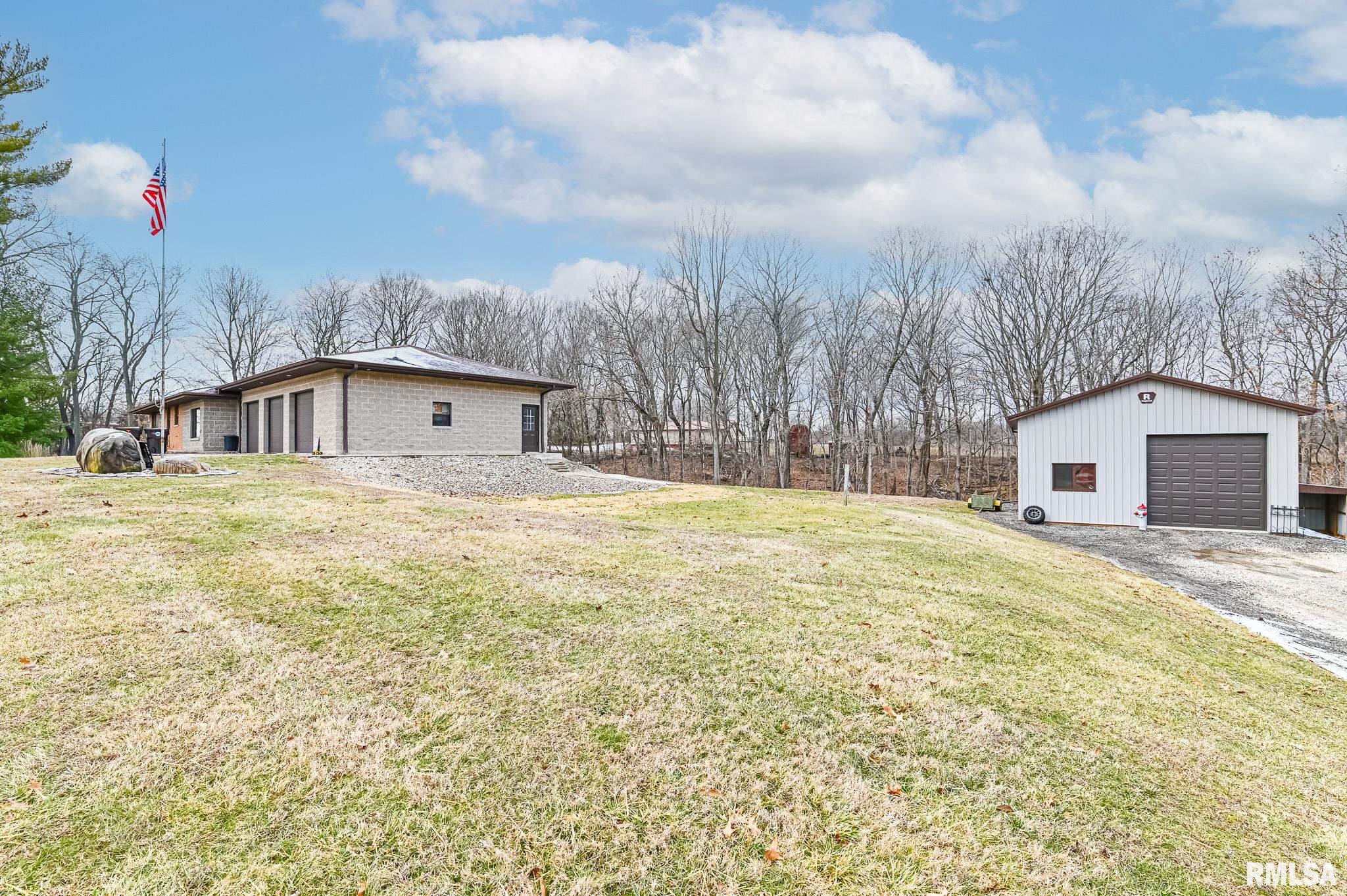8109 South McCumber Road Mapleton, IL 61547 - Photo 1 of 46