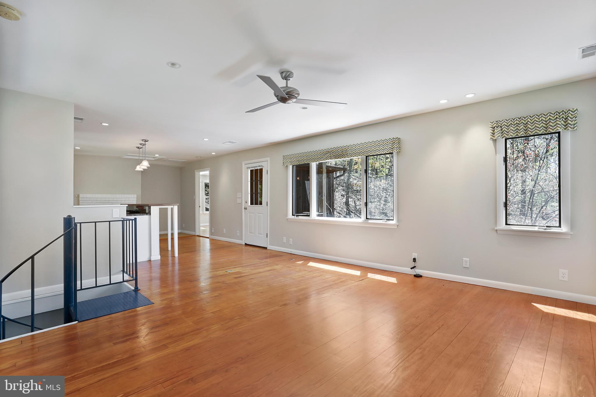 610 Wilderness Road Linden, VA 22642 - Photo 5 of 68 Living Room