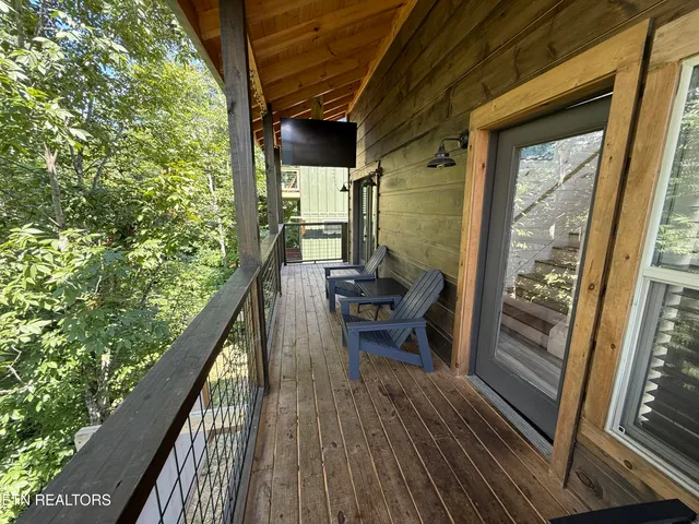 $1,200,000 | 323 Silver Stone Way, Pigeon Forge, TN 37863