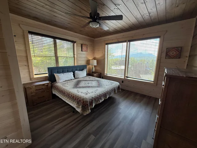 $1,200,000 | 323 Silver Stone Way, Pigeon Forge, TN 37863