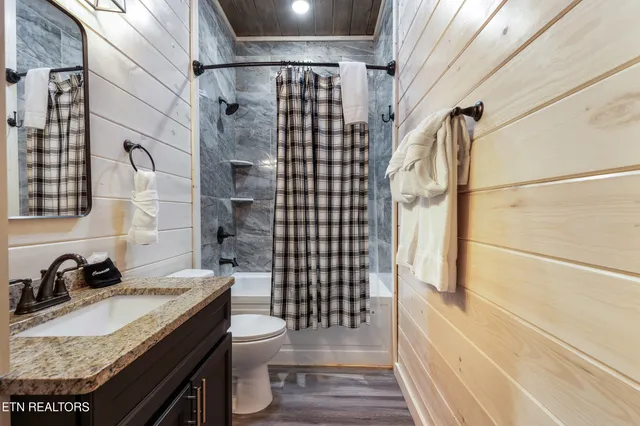 $1,200,000 | 323 Silver Stone Way, Pigeon Forge, TN 37863