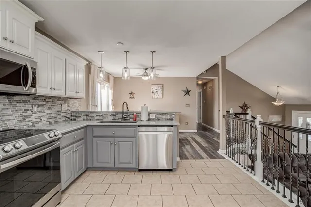 $350,000 | 918 South 17th Street, Leavenworth, KS 66048