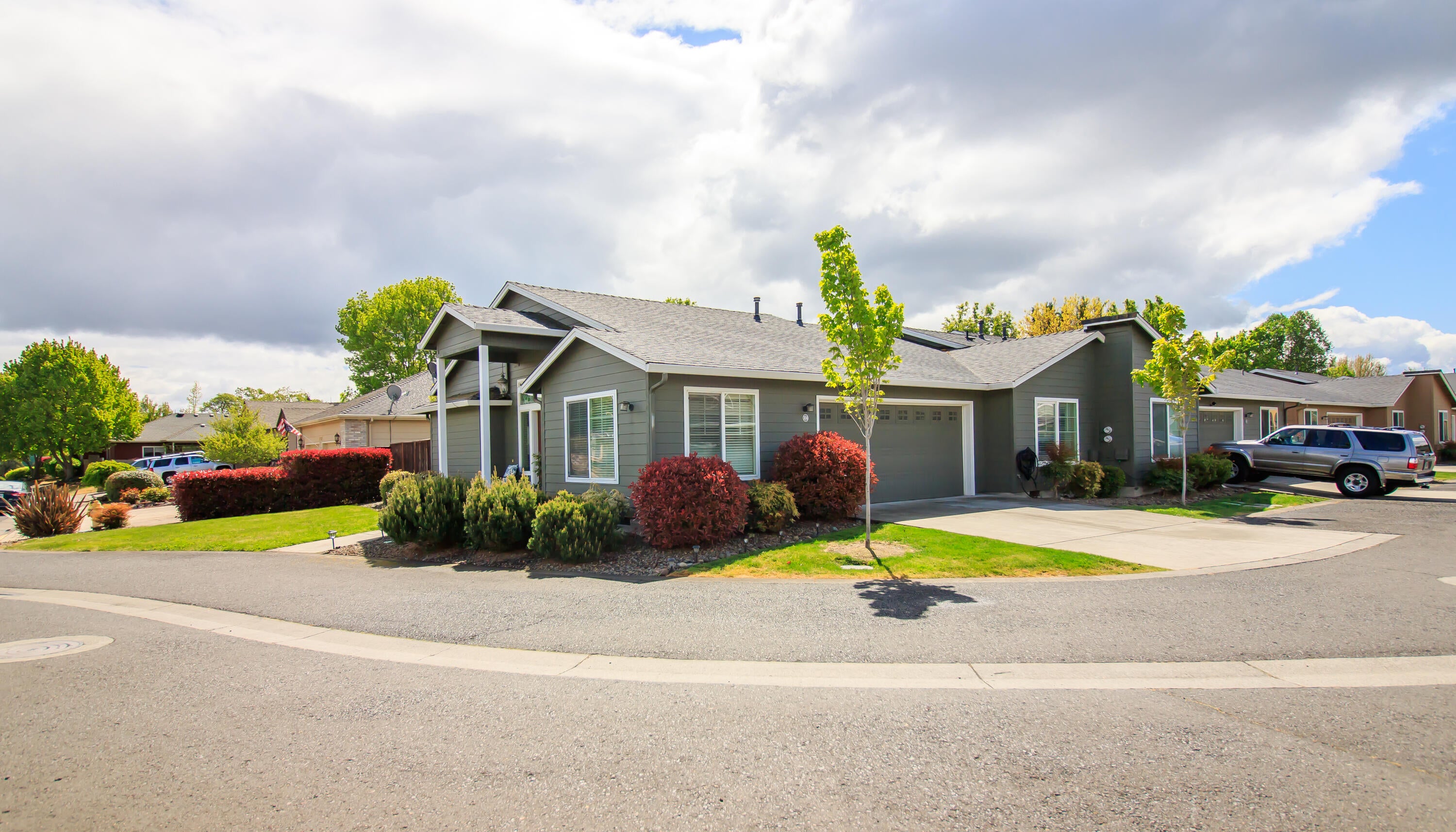 304 Live Oak Loop Central Point, OR 97502 - Photo 21 of 21 side1