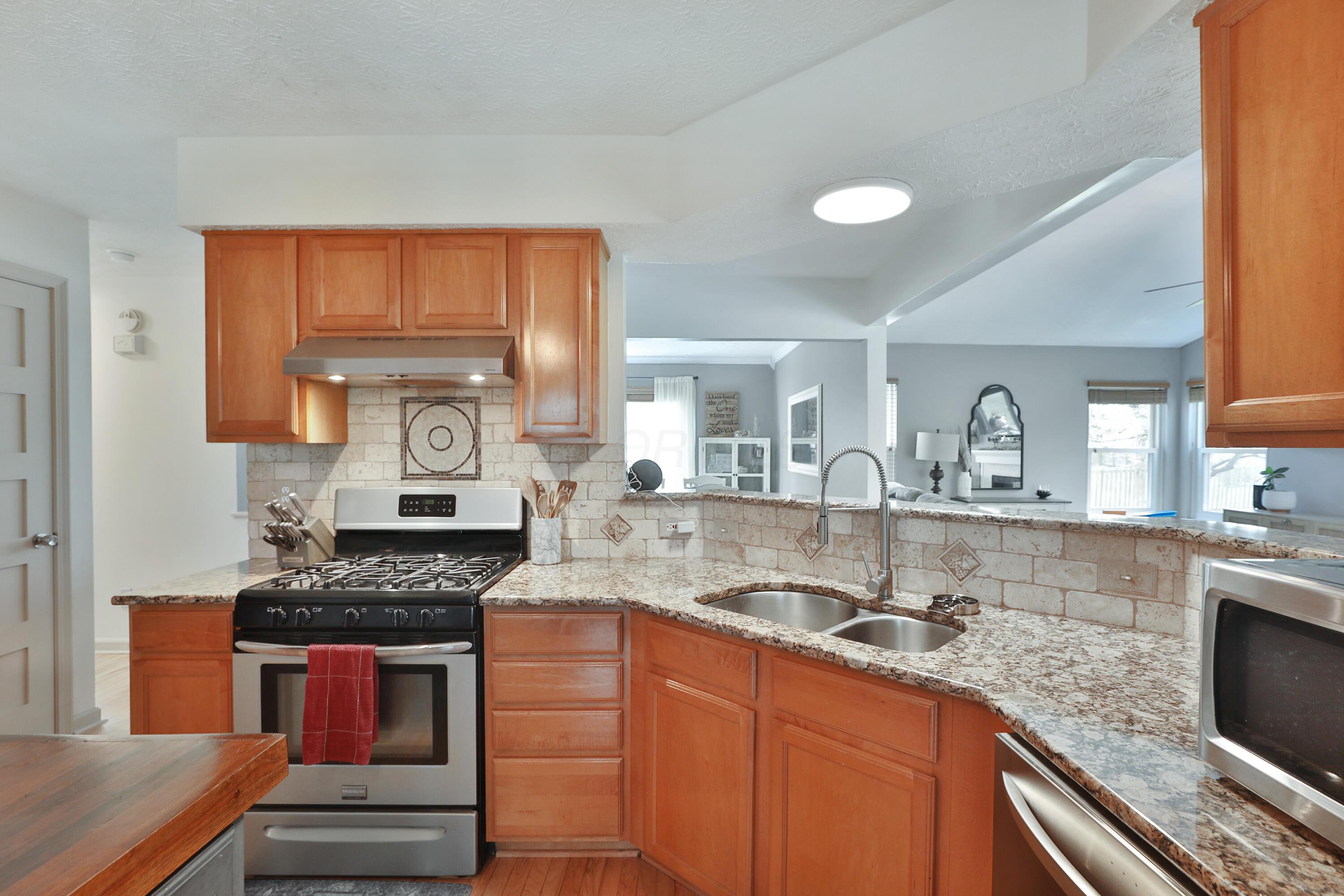 437 Village Ridge Drive Powell, OH 43065 - Photo 13 of 52 437-VillageRidgeCt-13