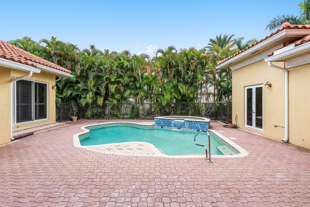 $2,490,000 | 7077 Vía Mediterrania, Boca Raton, FL 33433