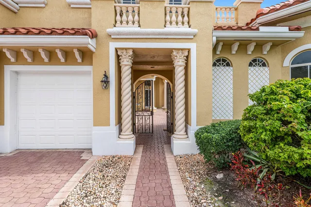 $2,490,000 | 7077 Vía Mediterrania, Boca Raton, FL 33433