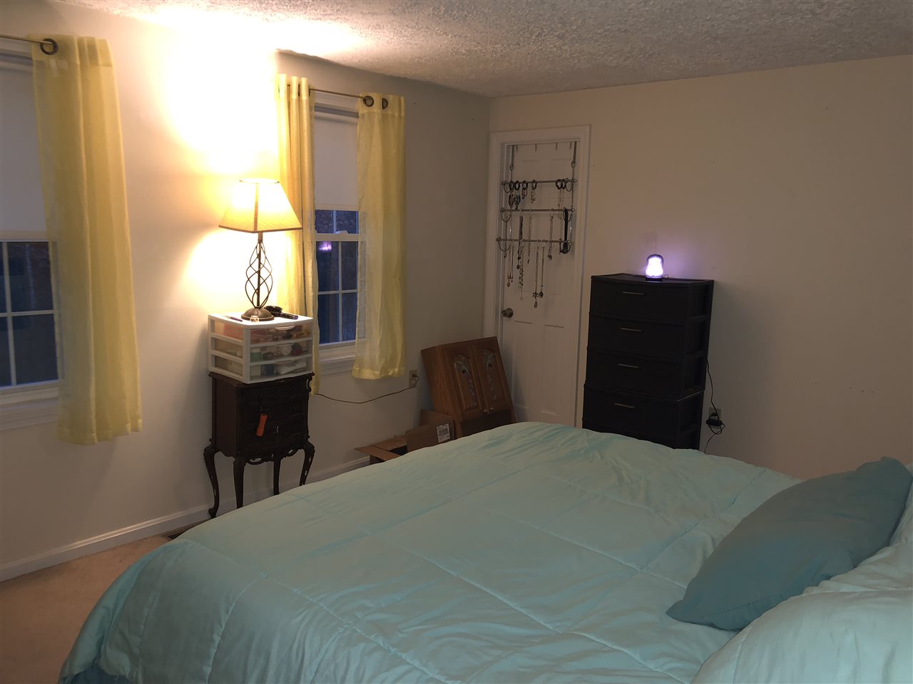 8 Demery Road Hudson, NH 03051 - Photo 6 of 10