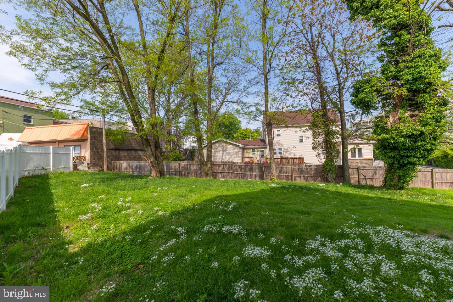 426 Valley Road Elkins Park, PA 19027 - Photo 6 of 28 Yard View