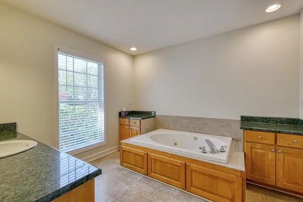 $329,900 | 860 Thackston Drive, Spartanburg, SC 29307