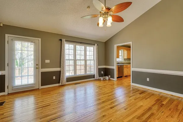 $329,900 | 860 Thackston Drive, Spartanburg, SC 29307