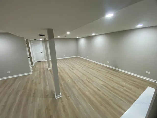 $309,900 | 6827 Sussex Road, Tinley Park, IL 60477