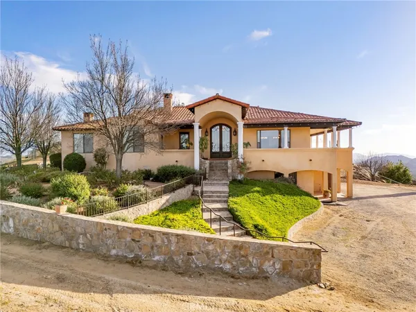 $2,200,000 | 34135 Cameron Drive, Sage, CA 92544