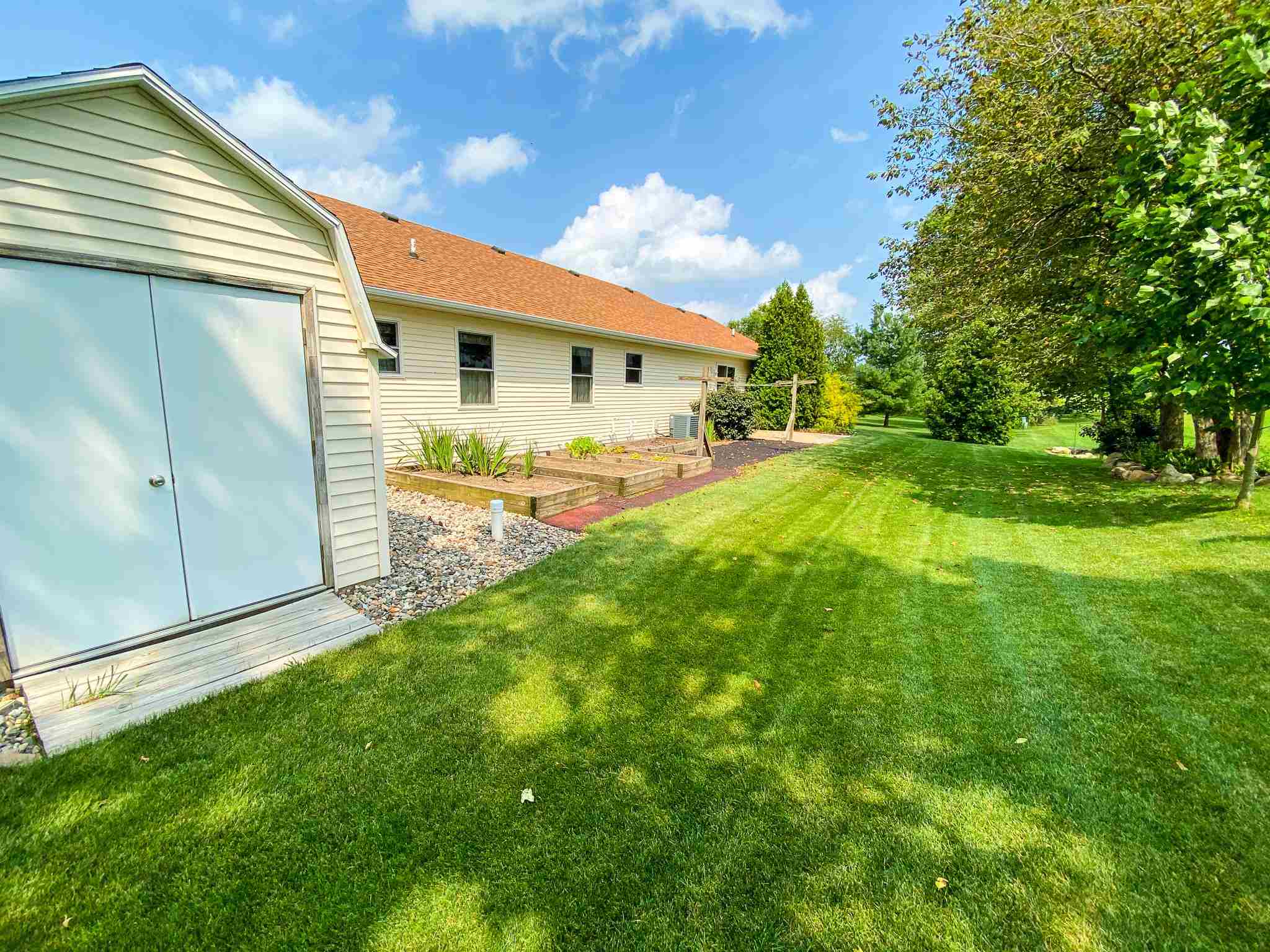 18782 Red Cedar Road New Paris, IN 46553 - Photo 5 of 36 Gallery Image 5