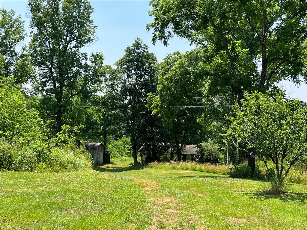 532 Potts Road Mount Airy, NC 27030 - Photo 4 of 32 Gallery Image 4