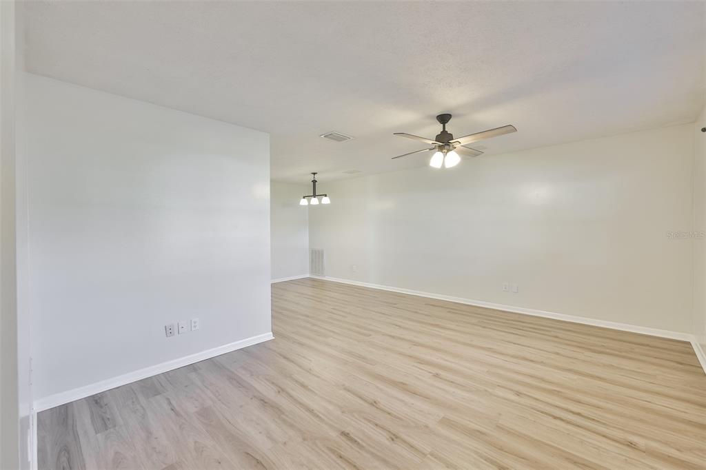 2973 Forest Circle Seffner, FL 33584 - Photo 11 of 45