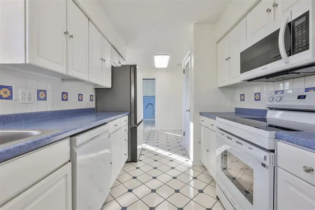 $365,000 | 2973 Forest Circle, Seffner, FL 33584