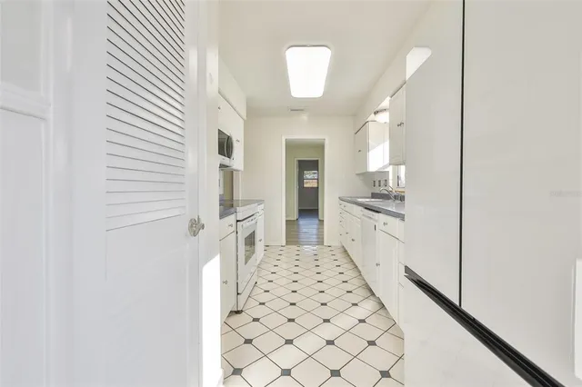 $365,000 | 2973 Forest Circle, Seffner, FL 33584