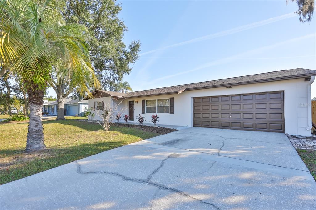 2973 Forest Circle Seffner, FL 33584 - Photo 4 of 45