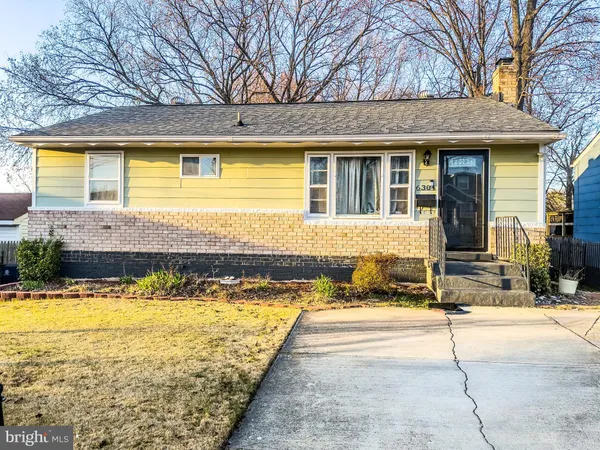 a view of a house with swimming pool