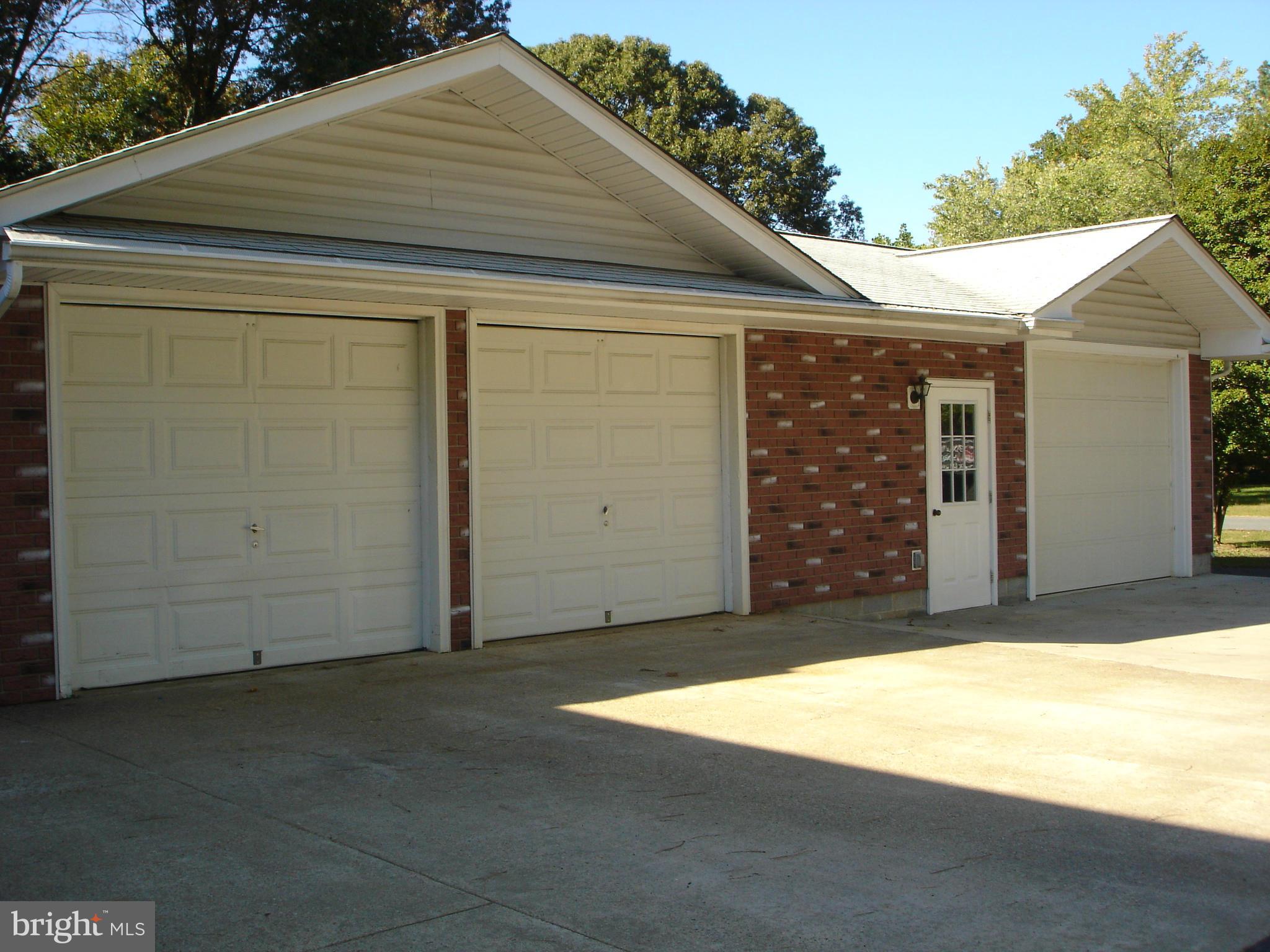 13221 Round Hill Road King George, VA 22485 - Photo 5 of 30 Exterior (Front)