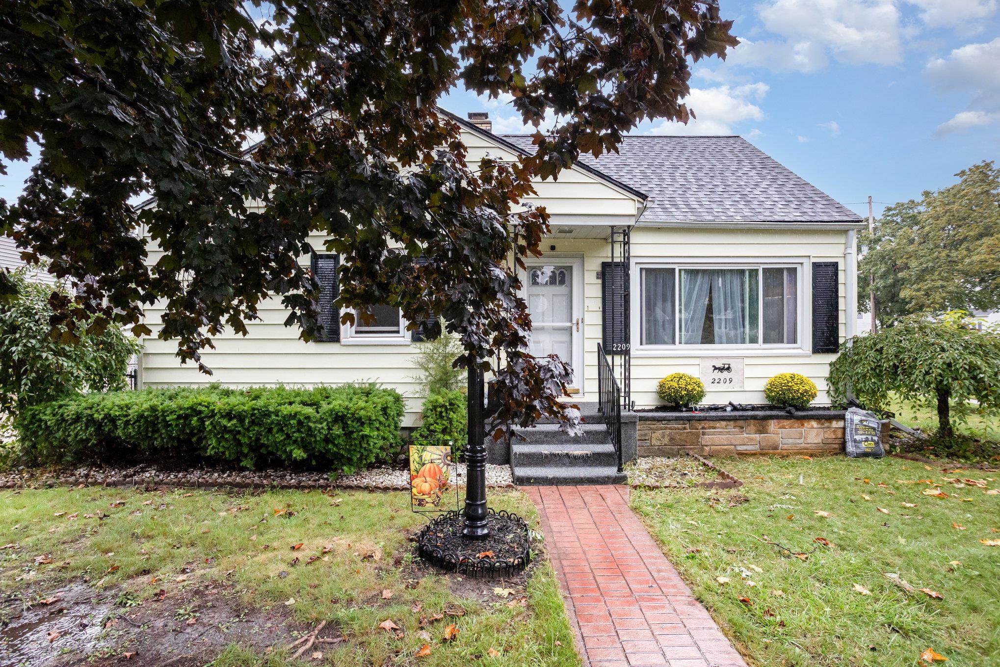 2209 32nd Street Bay City, MI 48708 - Photo 2 of 21 Gallery Image 2