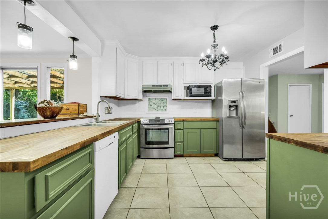 118 Cedar Grove Road Savannah, GA 31419 - Photo 13 of 31 Kitchen