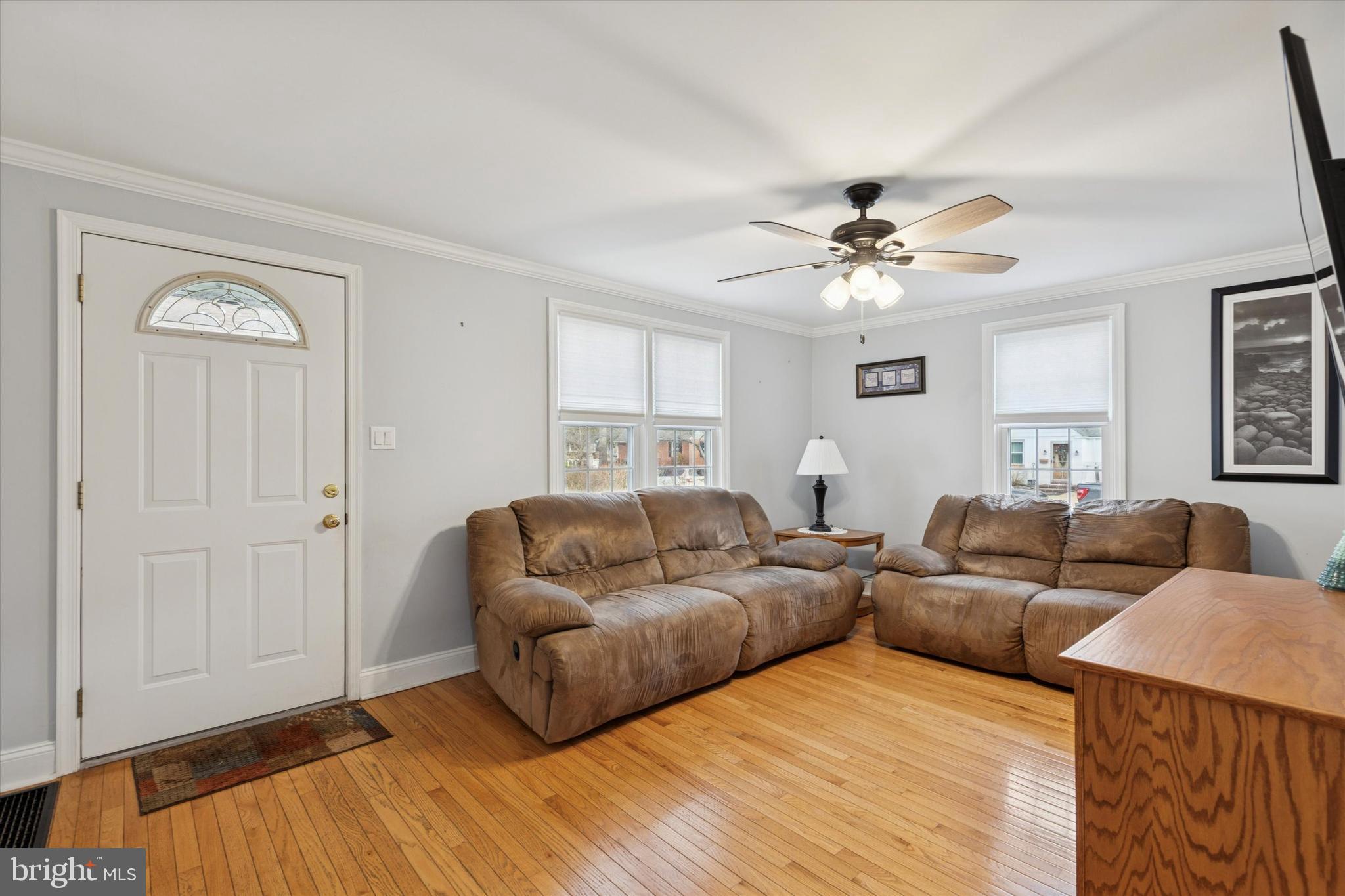 2718 Hawthorne Road Glenside, PA 19038 - Photo 6 of 23 a living room with furniture and a ceiling fan