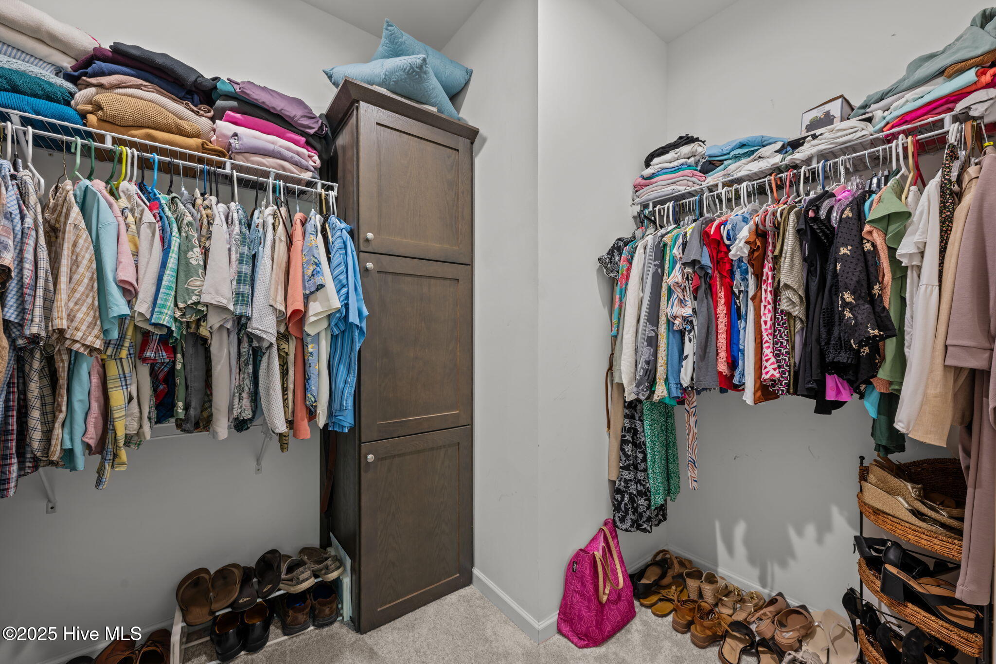 425 Sand Ridge Road New Bern, NC 28560 - Photo 19 of 53 Spacious Walk-In Closet