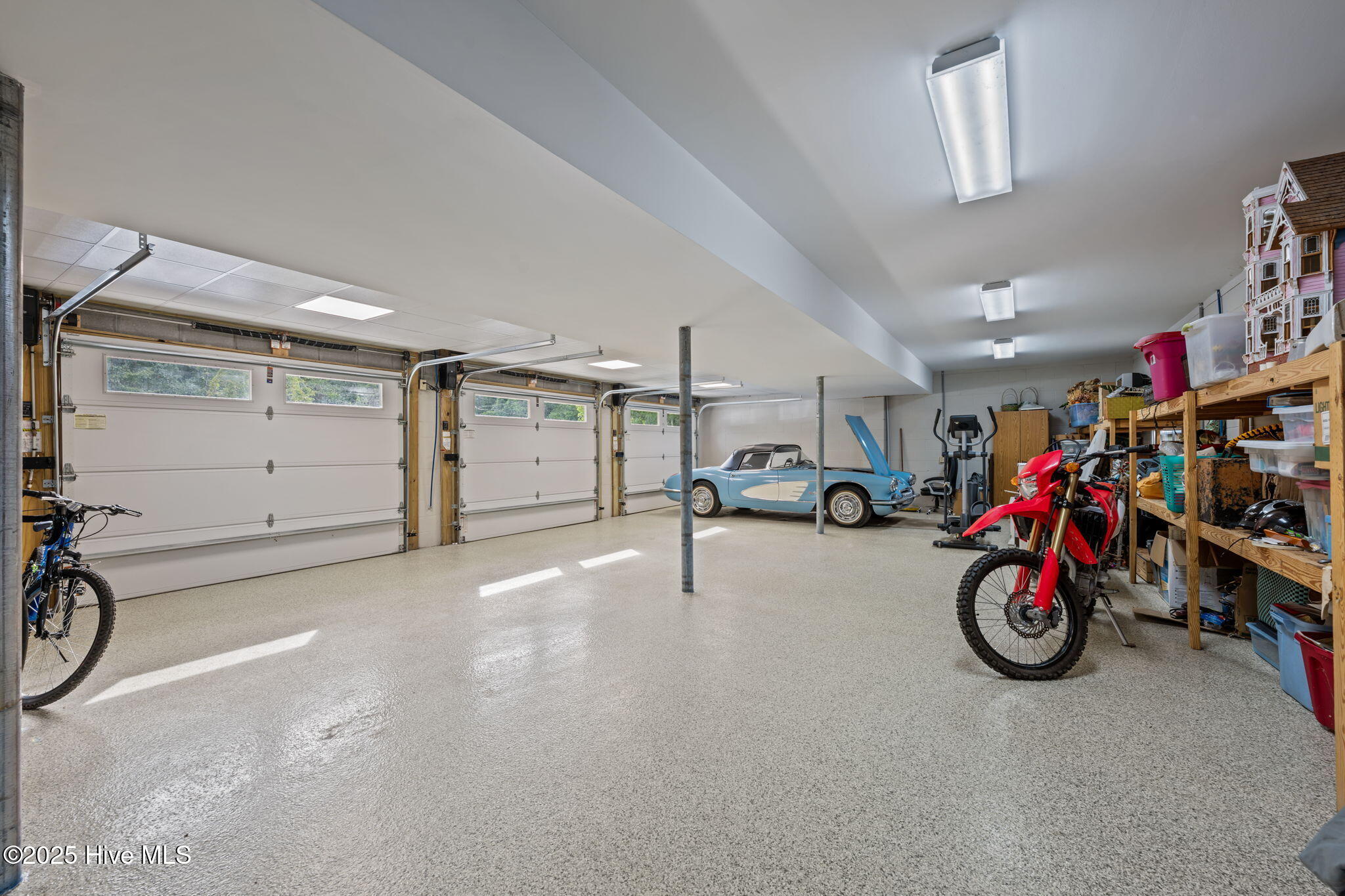 425 Sand Ridge Road New Bern, NC 28560 - Photo 33 of 53 Oversized 3-Car Attached Garage