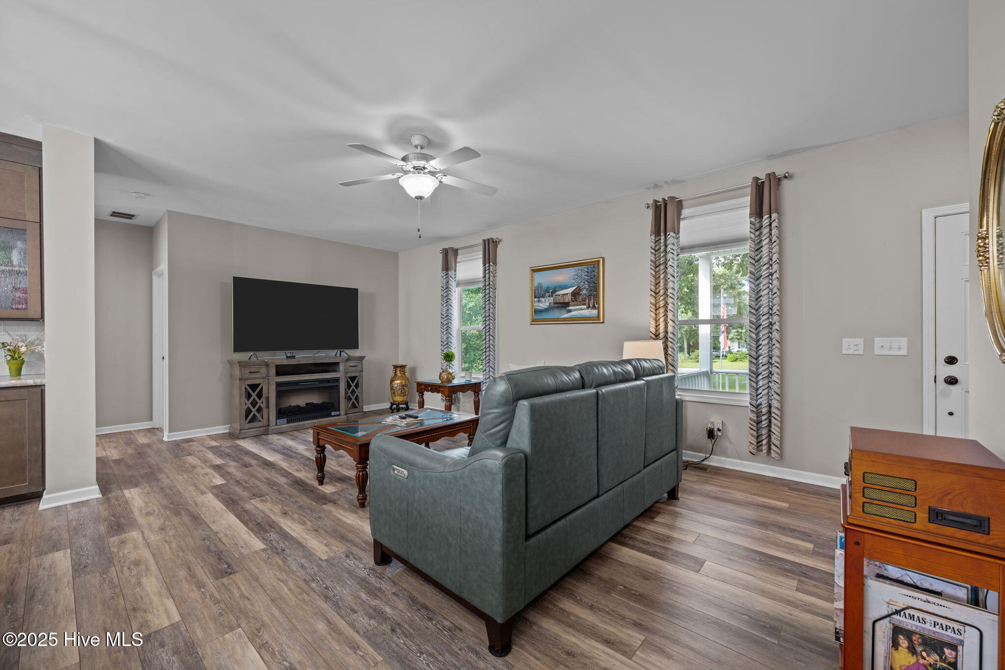 425 Sand Ridge Road New Bern, NC 28560 - Photo 8 of 53 Family Room with Natural Light
