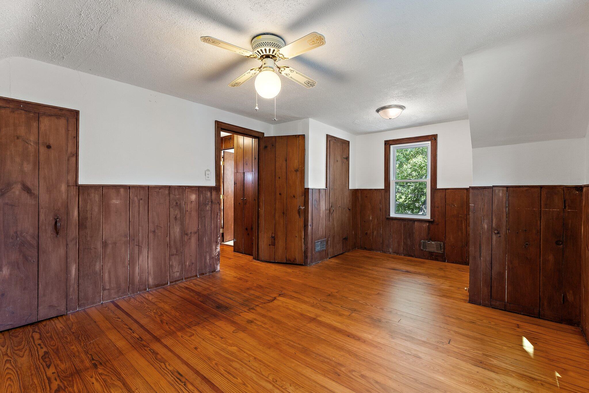 333 North Rensselaer Avenue Griffith, IN 46319 - Photo 11 of 18 2048x1365