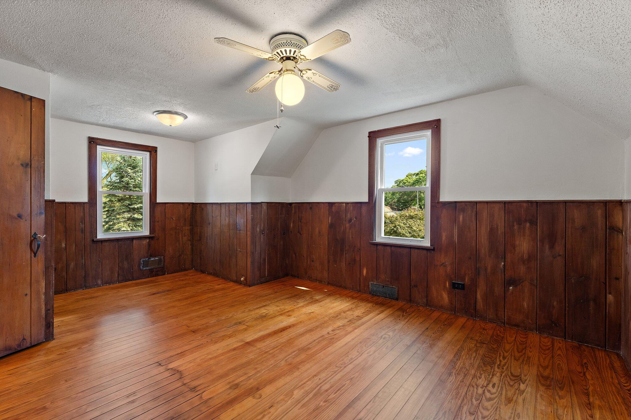 333 North Rensselaer Avenue Griffith, IN 46319 - Photo 12 of 18 2048x1365