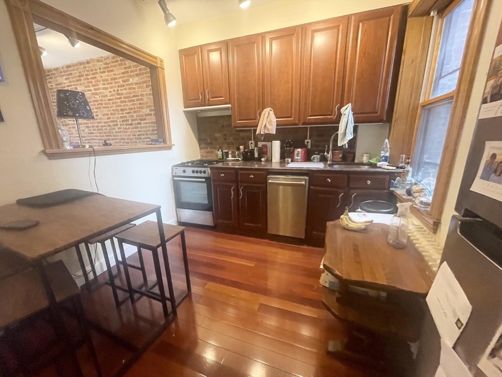 59 Myrtle Street, Unit 5 Boston, MA 02114 - Photo 2 of 19