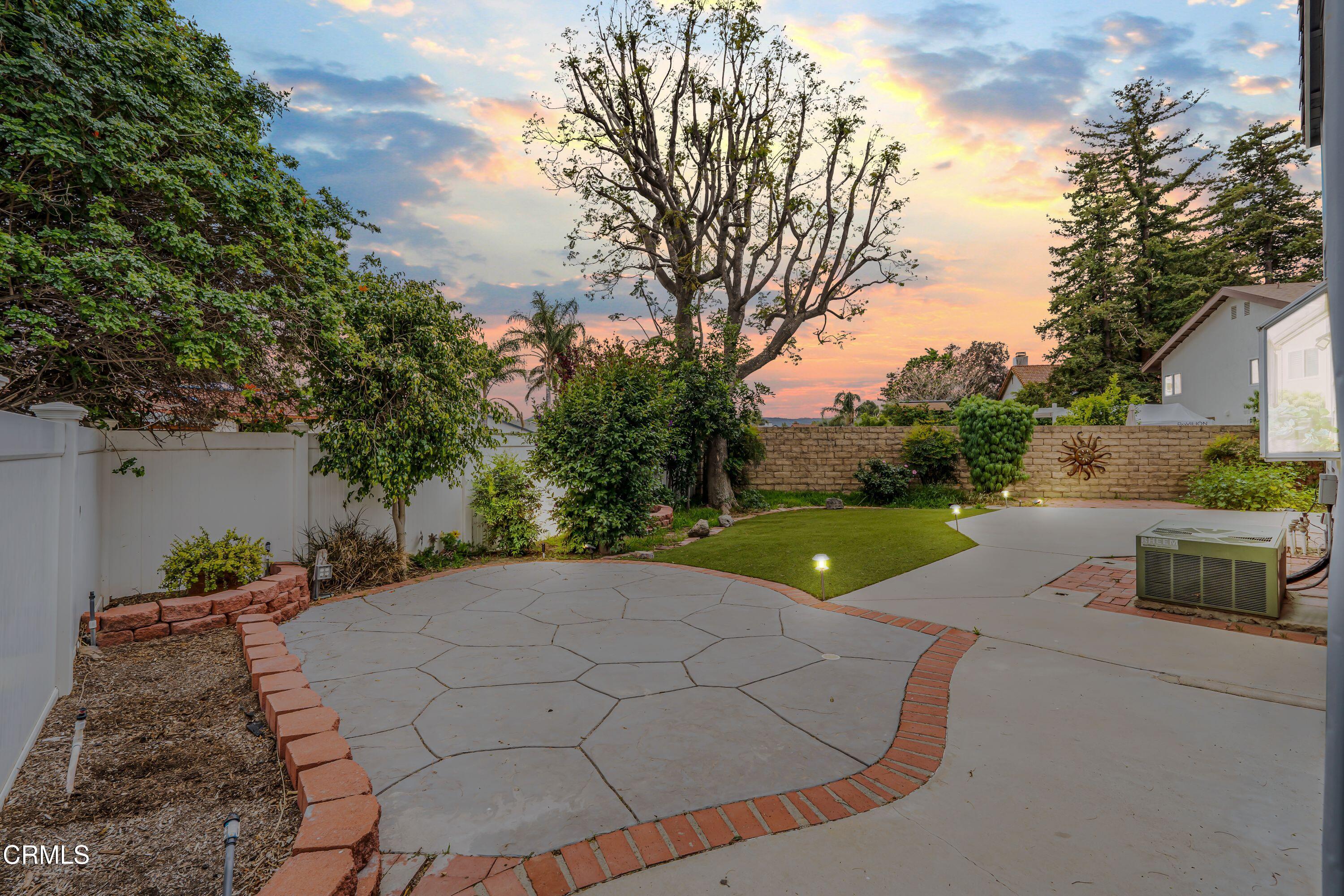 2752 Lemon Drive Simi Valley, CA 93063 - Photo 21 of 31 a view of a backyard